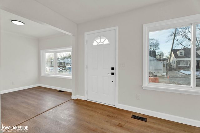 21194 Eastwood Boulevard, Warren, MI 48089