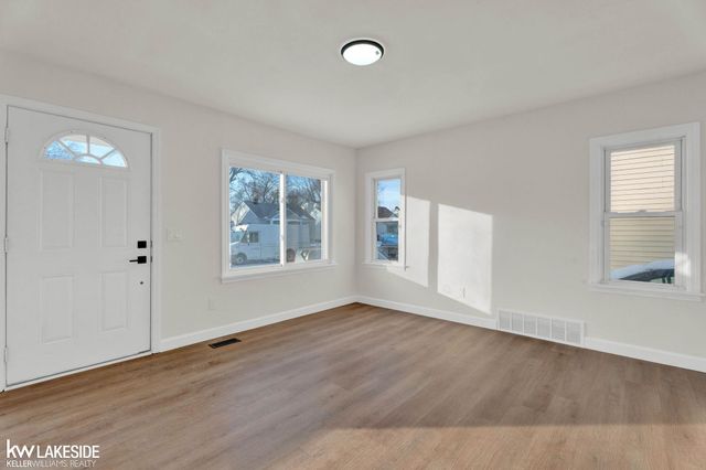 21194 Eastwood Boulevard, Warren, MI 48089