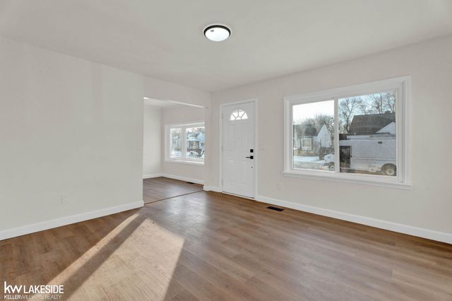 21194 Eastwood Boulevard, Warren, MI 48089