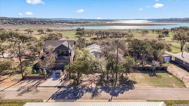 2748 Lakeshore, Canyon Lake, TX 78133
