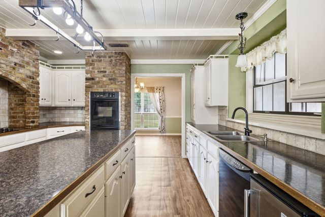 11206 Timber Creek Circle, Tyler, TX 75707