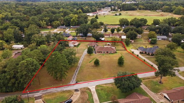 11206 Timber Creek Circle, Tyler, TX 75707
