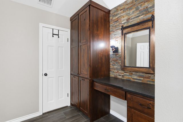 11206 Timber Creek Circle, Tyler, TX 75707