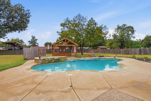11206 Timber Creek Circle, Tyler, TX 75707