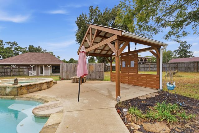 11206 Timber Creek Circle, Tyler, TX 75707