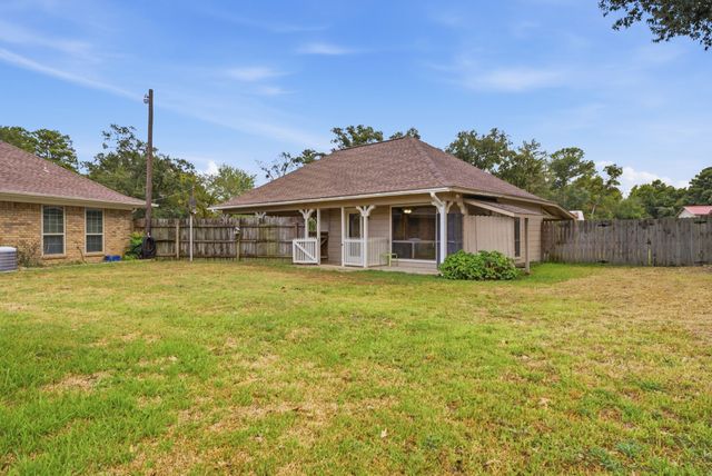 11206 Timber Creek Circle, Tyler, TX 75707
