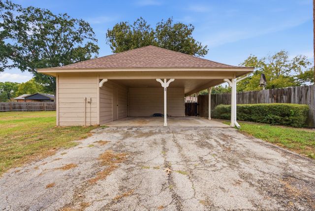 11206 Timber Creek Circle, Tyler, TX 75707
