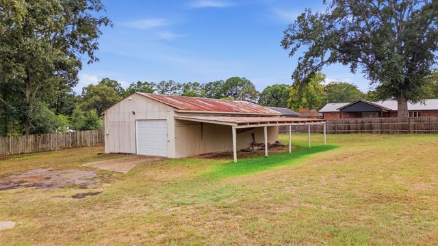 11206 Timber Creek Circle, Tyler, TX 75707