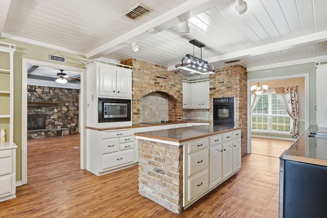 11206 Timber Creek Circle, Tyler, TX 75707