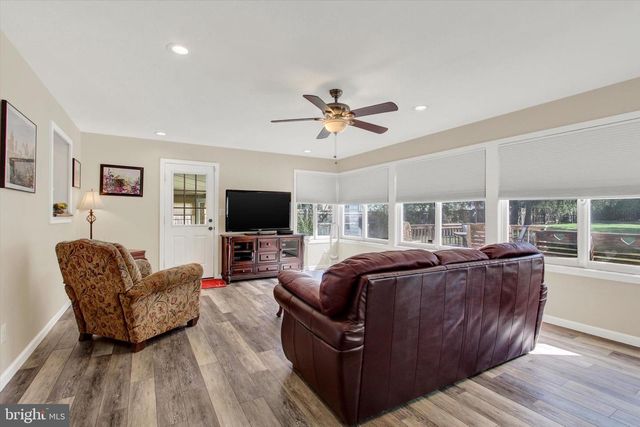 137 N STEPHEN PL, Hanover, PA 17331