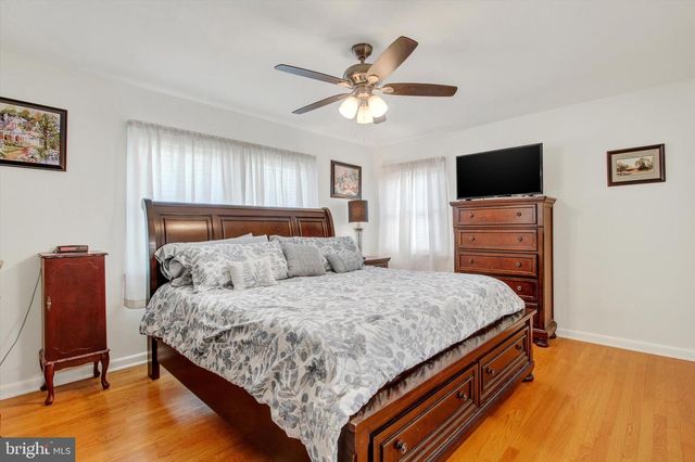 137 N STEPHEN PL, Hanover, PA 17331