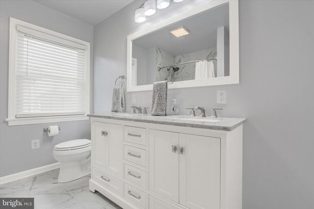 137 N STEPHEN PL, Hanover, PA 17331