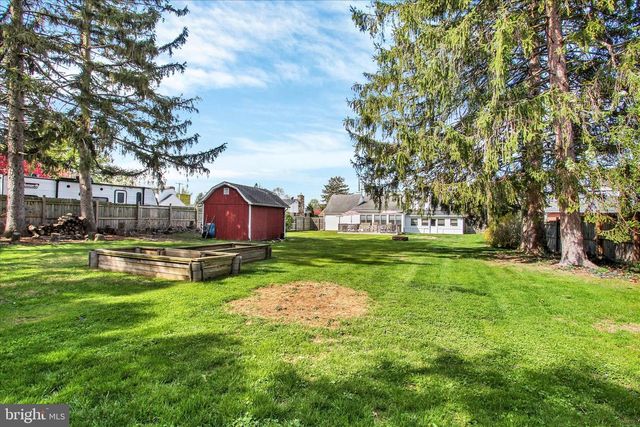 137 N STEPHEN PL, Hanover, PA 17331