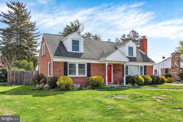 137 N STEPHEN PL, Hanover, PA 17331