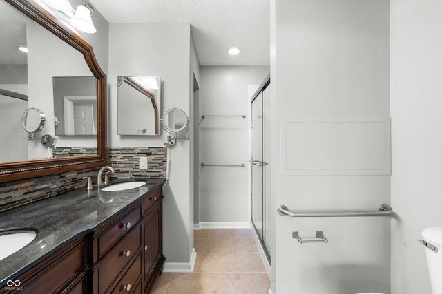 7335 Chapel Villas Lane B, Indianapolis, IN 46214