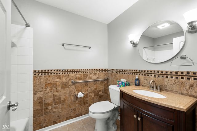 7335 Chapel Villas Lane B, Indianapolis, IN 46214