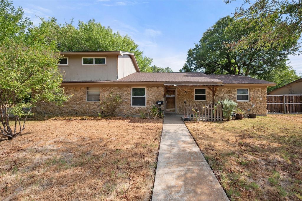 144 Jill Ann Drive, Burleson, TX 76028 — photo 2