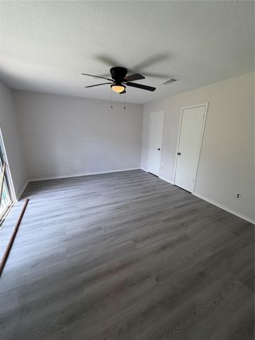 6618 Mccullum Road, Houston, TX 77489