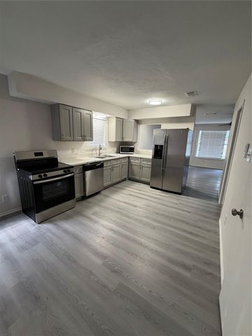 6618 Mccullum Road, Houston, TX 77489