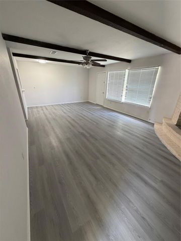 6618 Mccullum Road, Houston, TX 77489