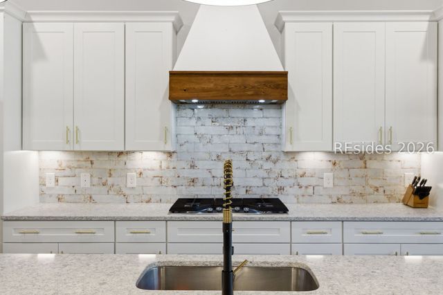 221 Flatwater Dr, Bluffton, SC 29910