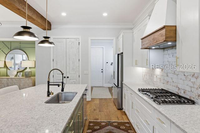 221 Flatwater Dr, Bluffton, SC 29910