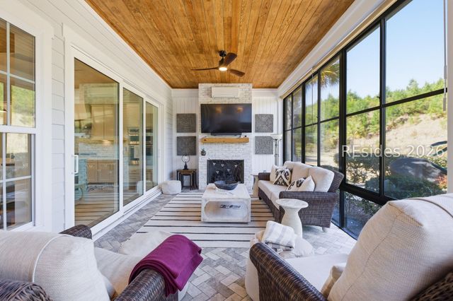 221 Flatwater Dr, Bluffton, SC 29910