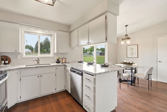 414 S Henry Rd, Greenacres, WA 99016