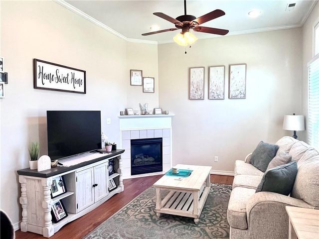 428 W Sycamore Street, Nevada, MO 64772