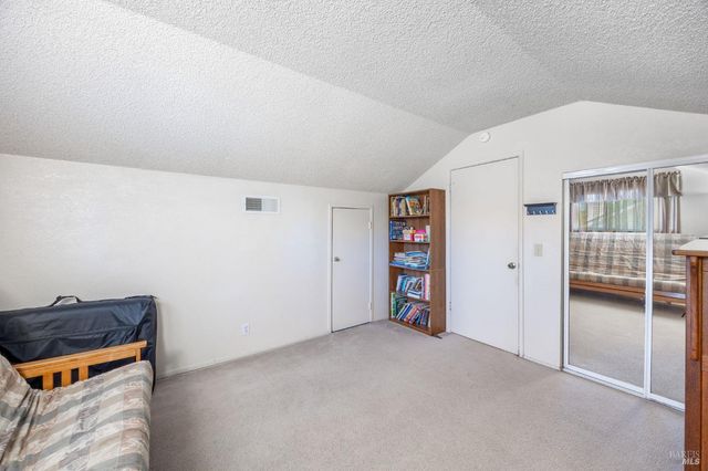587 Greenwood Dr, Vacaville, CA 95687