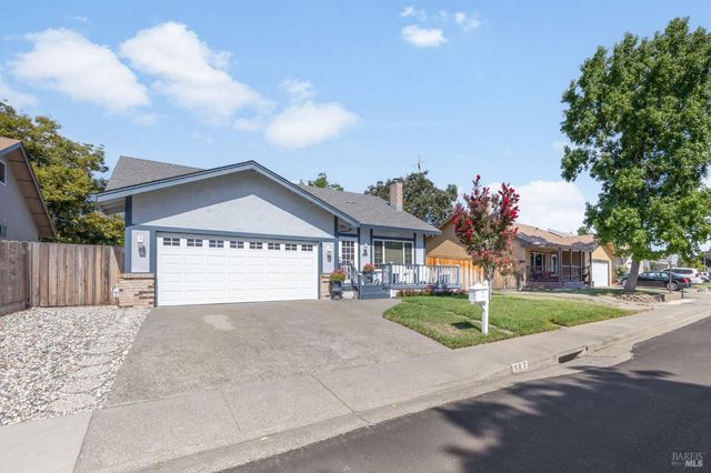 587 Greenwood Dr, Vacaville, CA 95687