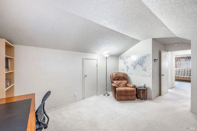 587 Greenwood Dr, Vacaville, CA 95687