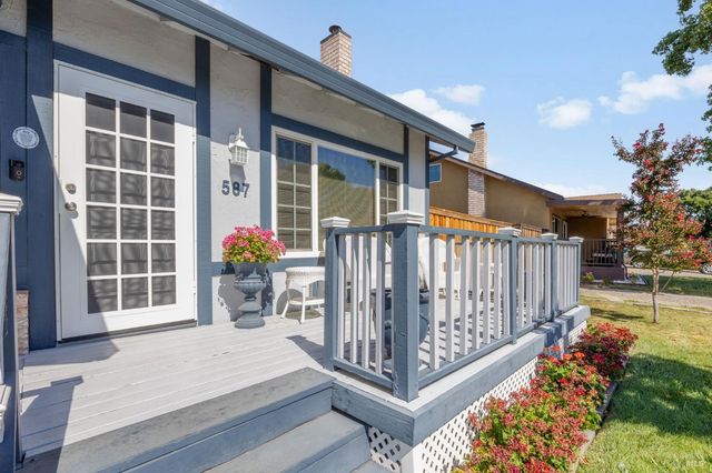 587 Greenwood Dr, Vacaville, CA 95687
