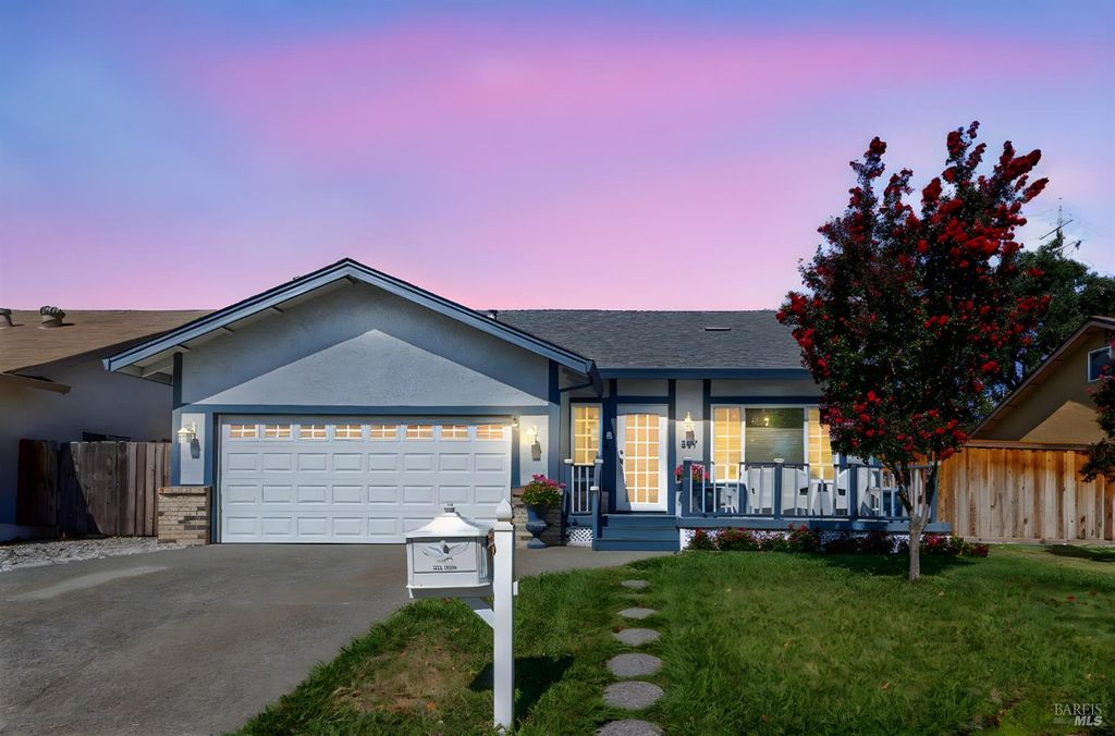 587 Greenwood Dr, Vacaville, CA 95687