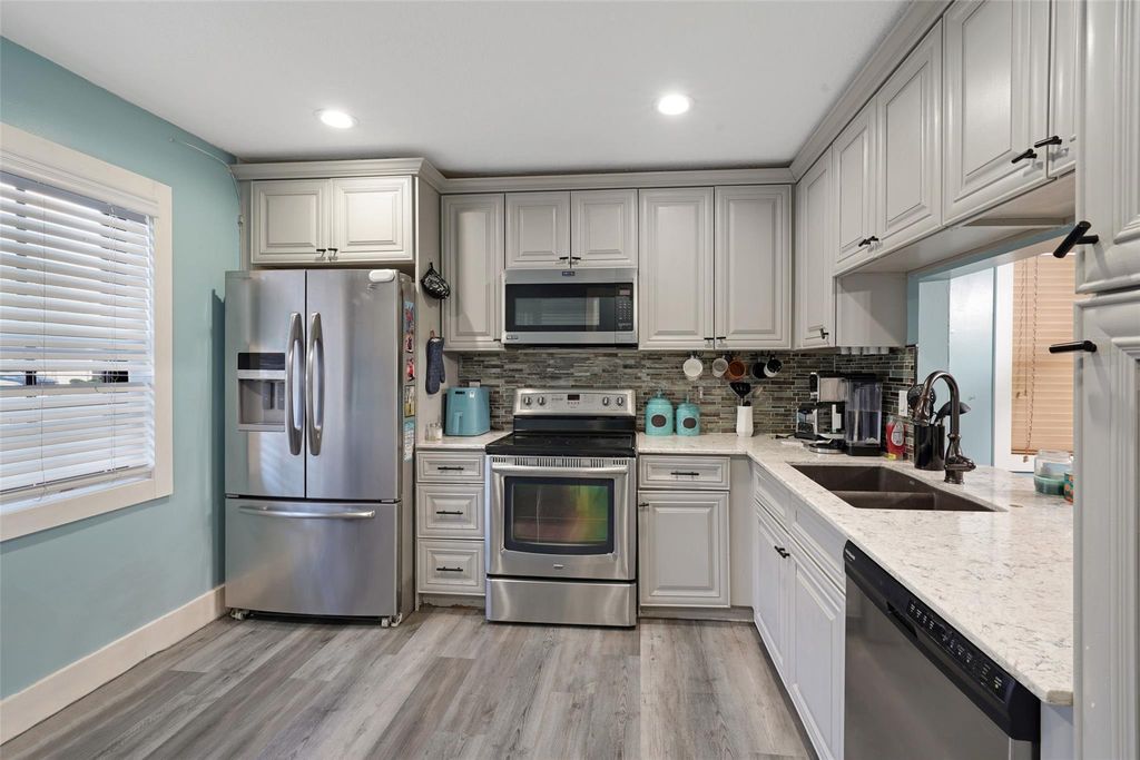 1030 NW 107th Ave 1030, Pembroke Pines, FL 33026