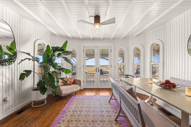 33 Ocean Ave, Oak Bluffs, MA 02557