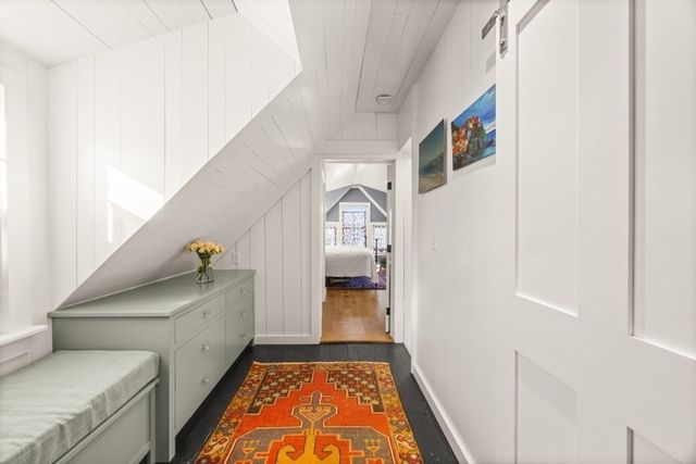 33 Ocean Ave, Oak Bluffs, MA 02557