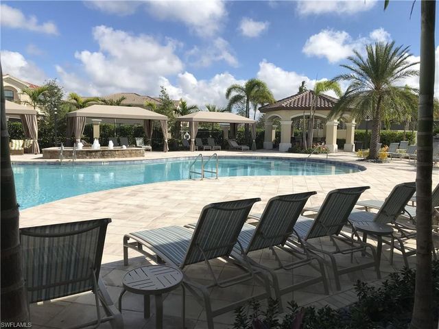13379 Silktail DR, Naples, FL 34109