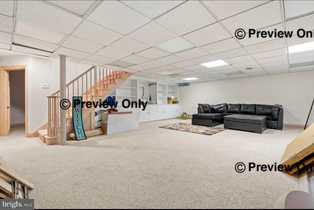 1 WINDSOR DR, Voorhees, NJ 08043