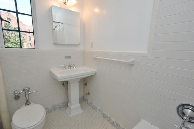 155 Garth Road 3D, Scarsdale, NY 10583