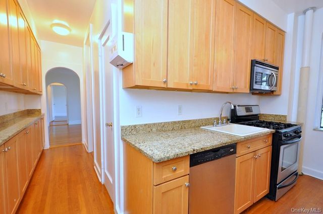 155 Garth Road 3D, Scarsdale, NY 10583