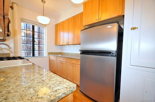 155 Garth Road 3D, Scarsdale, NY 10583