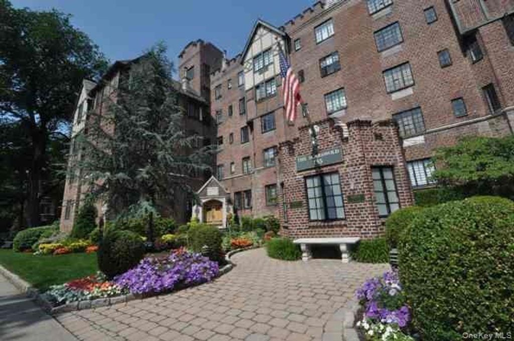 155 Garth Road 3D, Scarsdale, NY 10583