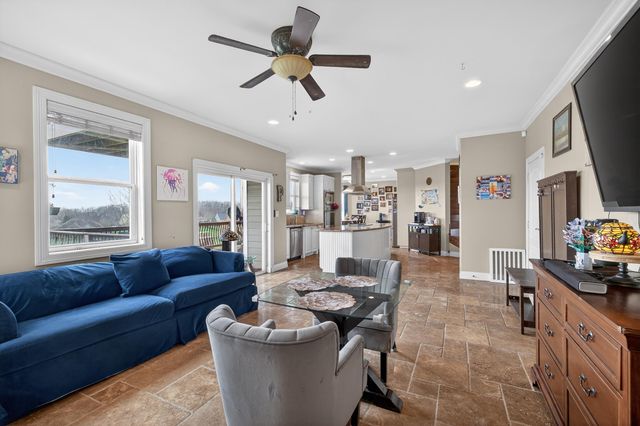 202 Palisades Pointe Drive, Lancaster, KY 40444