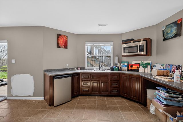 202 Palisades Pointe Drive, Lancaster, KY 40444