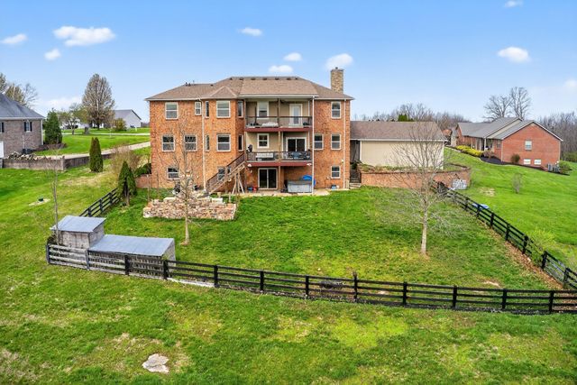 202 Palisades Pointe Drive, Lancaster, KY 40444