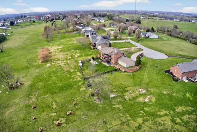 202 Palisades Pointe Drive, Lancaster, KY 40444