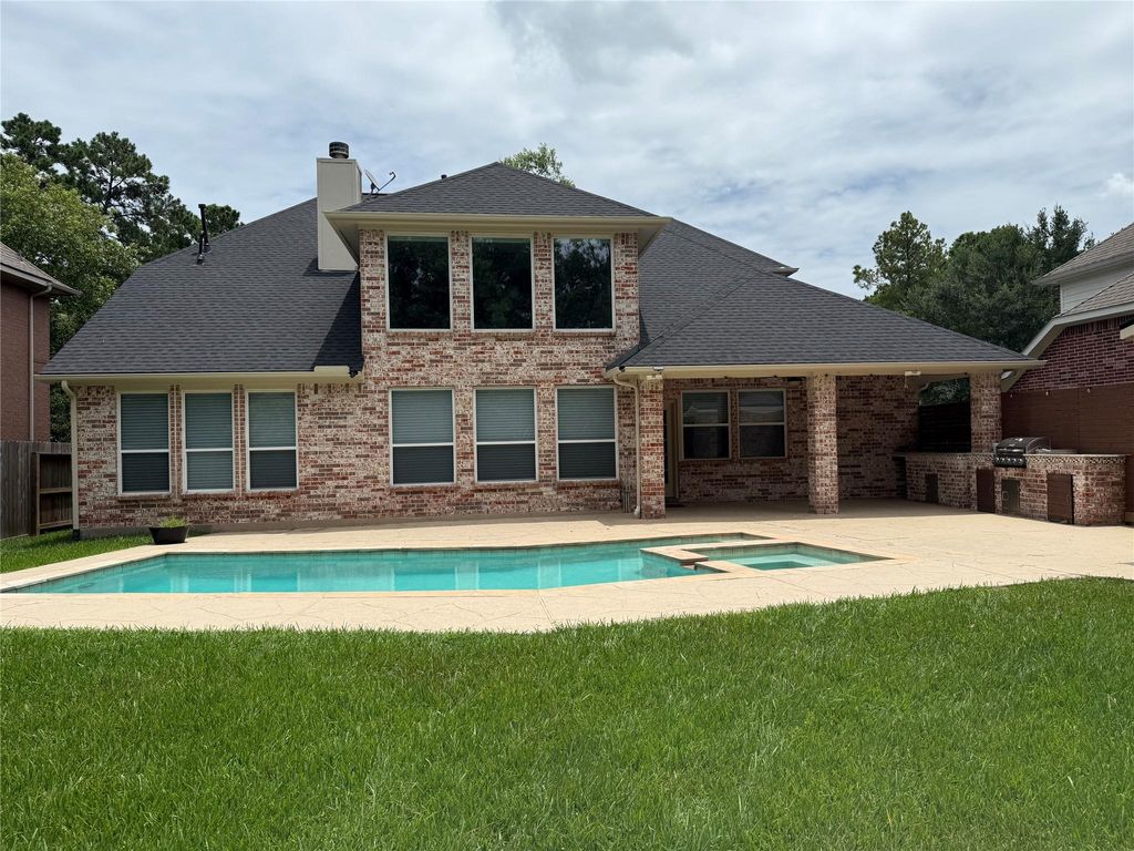 66 Fulshear Court, The Woodlands, TX 77382