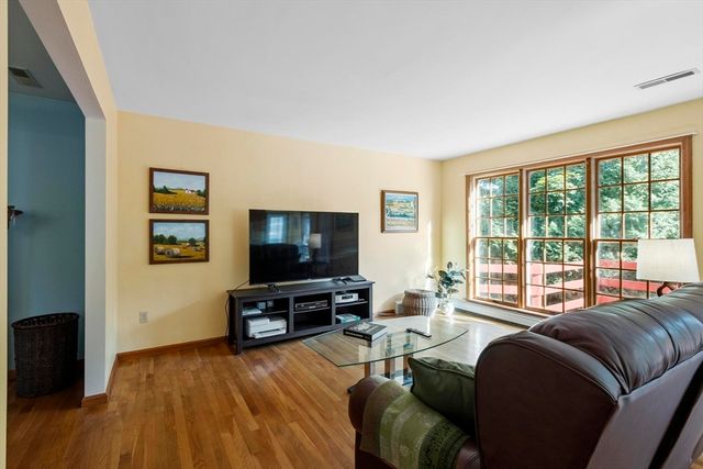 3 Farmstead Way, Littleton, MA 01460