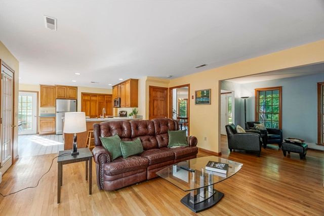 3 Farmstead Way, Littleton, MA 01460